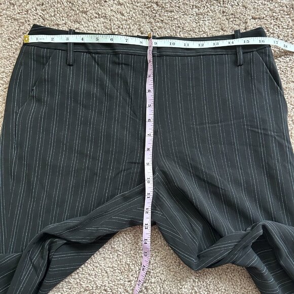Larry Levine Petite Black White Pinstriped Pants Size 12P - Picture 9 of 11